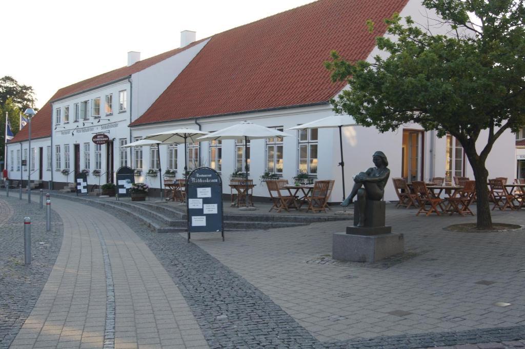 Hotel Radhuskroen Фредерикссунн Экстерьер фото