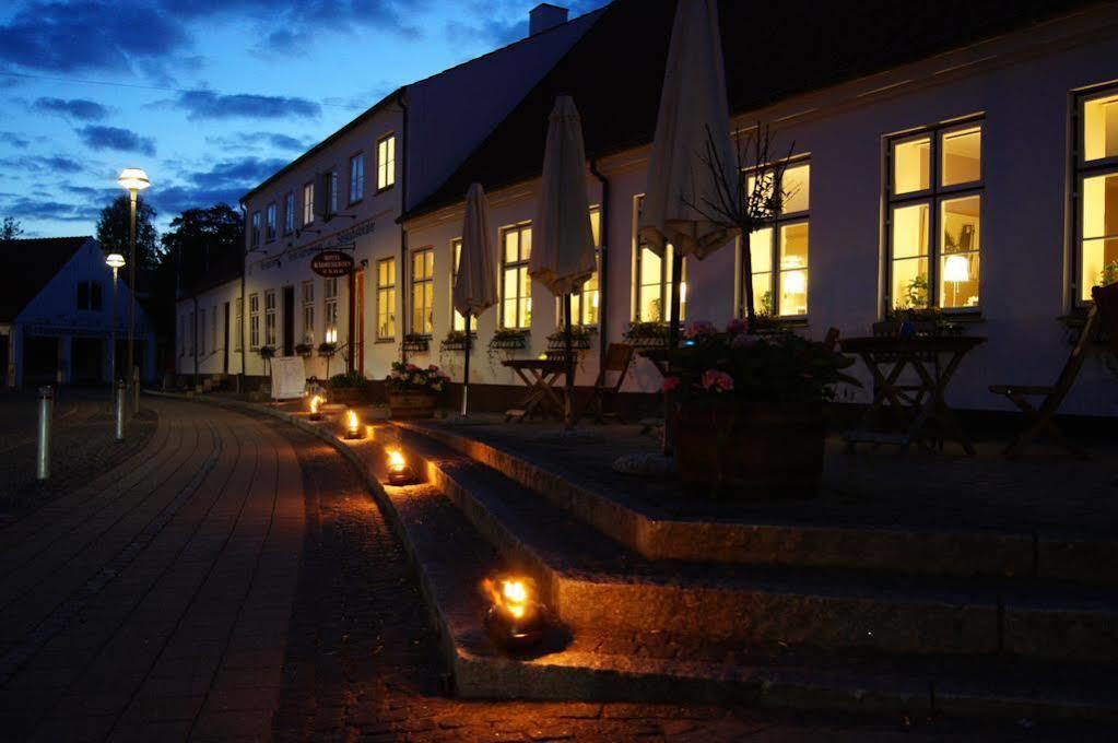 Hotel Radhuskroen Фредерикссунн Экстерьер фото